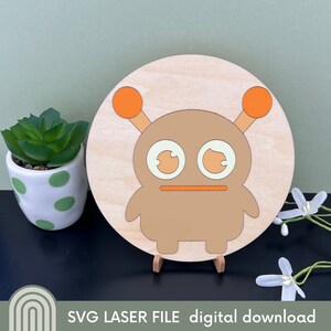 Alien Monster #10 Proyecto para colorear: Archivo SVG cortado con láser redondo para niños/ Regalo para padre/madre/abuelo/cualquier ser querido. Perchas gratis
