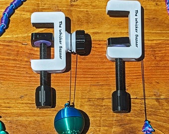 Kitty Clip Micro : Katzenspielzeug-Aufhänger - Möbelsicher, einstellbare Spulenoption