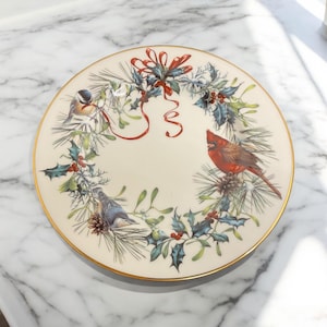 Lenox Winter Greetings artist Catherine McClung 1995 8.25&quot;