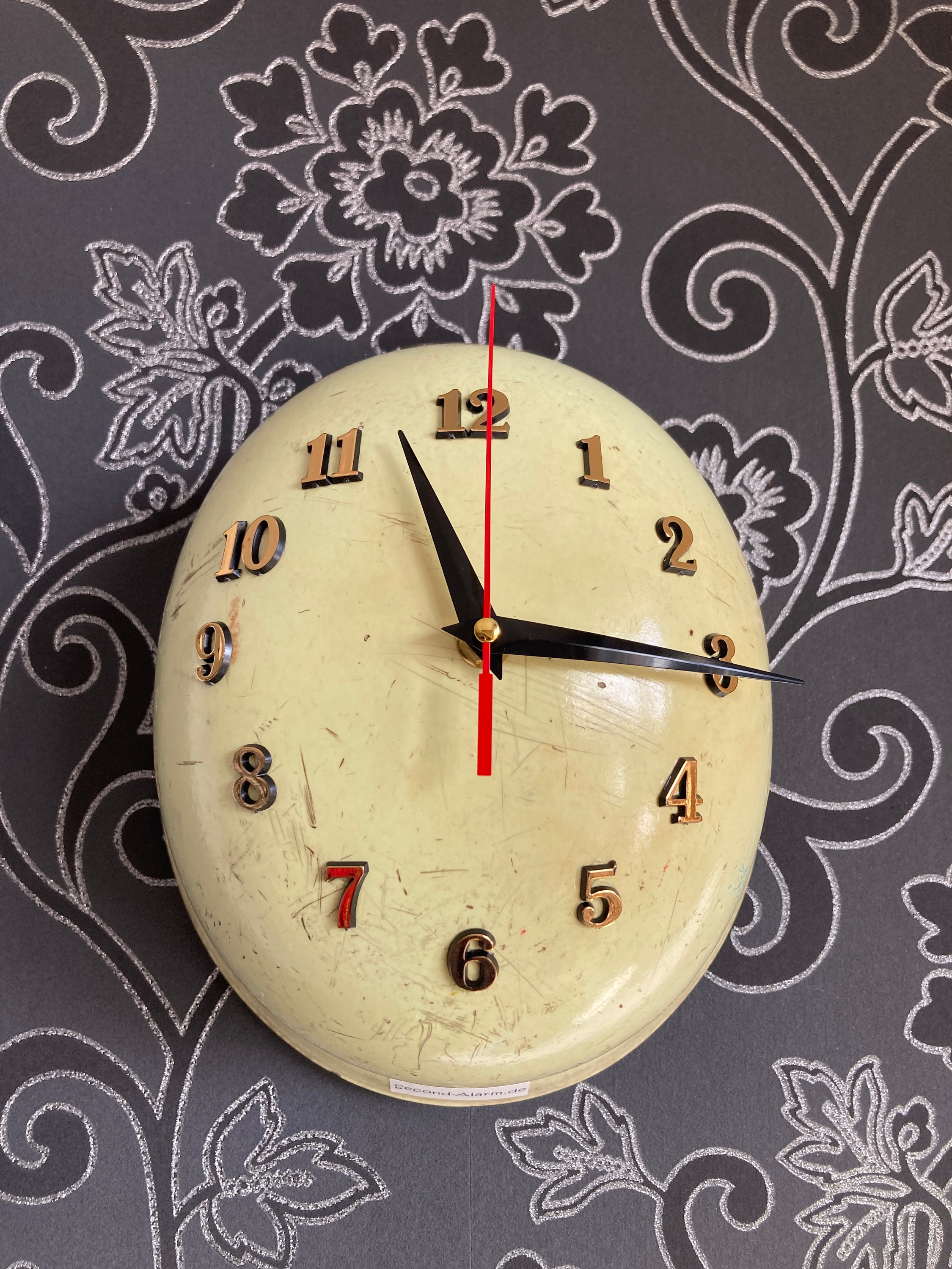 Vinyl Wanduhr Im Feuerwehrmann-Design – 30 Cm, Leise Quarzuhr, Perfekt Als Geschenk