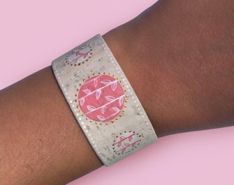 Bracelet in beige cork hand painted round pink and gold