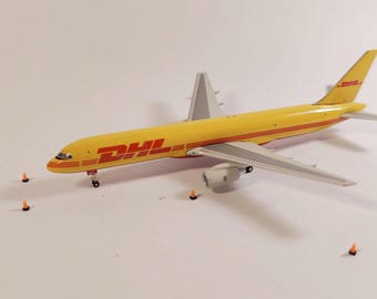 100 conos de tráfico de aeropuerto naranjas, maqueta de vehículo GSE, diorama a escala 1:400