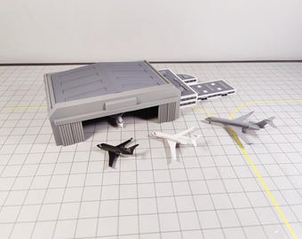 Diorama de construcción de aeronaves a escala 1:400 de la terminal de jets ejecutivos del aeropuerto FBO + hangar