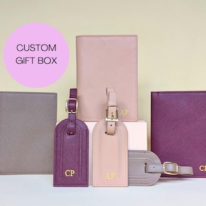 Set regalo portapassaporto in pelle personalizzato, regalo personalizzato per viaggiatori, portapassaporto monogramma per donne, regalo per luna di miele, regalo di Natale