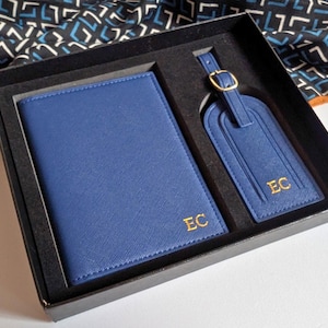 Navy blue box set for travel lovers.