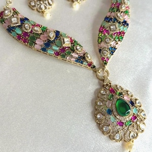Joyería inspirada en Sabyasachi, conjunto de collar indio Polki Kundan sin cortar, joyería nupcial india premium, conjunto de collar de diamantes Polki