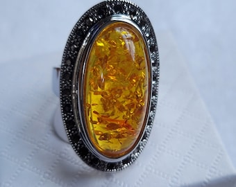 Venta, nuevo anillo de moda con gran piedra de corte ovalado de ámbar natural, incrustaciones de pedrería CZ, hermoso diseño, chapado en platino