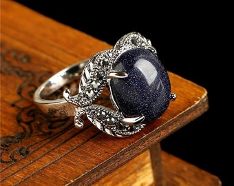 Bague neuve, belle et élégante, avec pierre d'agate noire naturelle et incrustation de pierres CZ noires tout autour, plaqué or blanc 18 carats