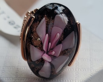 Oferta, nuevo, anillo de cóctel grande de moda con cristal artístico de Murano, diseño único y poco común, chapado en oro rosa.