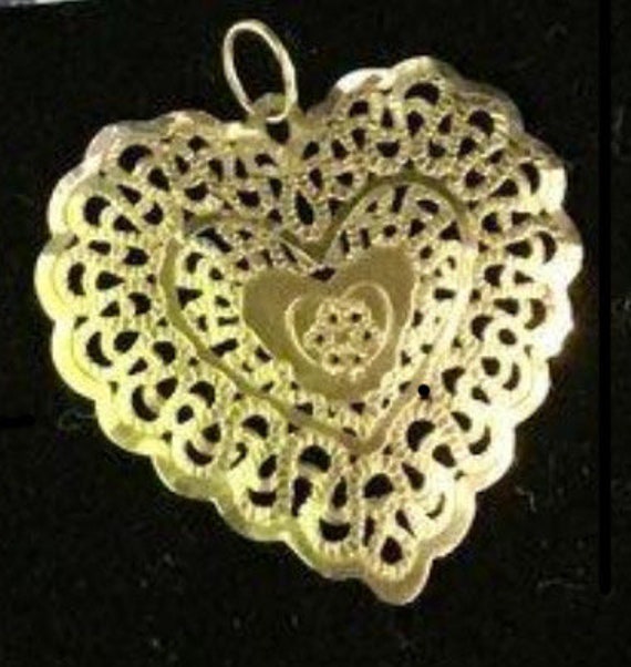 14k yellow gold heart pendant 0.69g - image 1