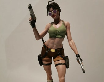 Lara Croft Tomb Raider figurine 28 cm (11.02 inch) tall