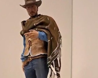 続・夕陽のガンマン - クリント・イーストウッド フィギュア - 1/4 スケール、高さ 53 cm のジオラマ