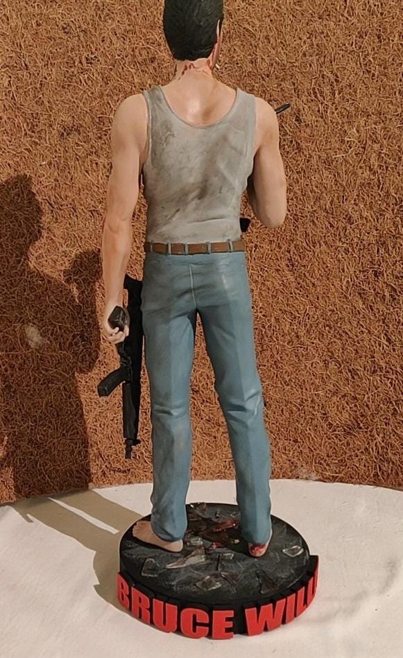 ジョン・マクレーン ダイ・ハード 1/6、1/4 フィギュア - Etsy 日本