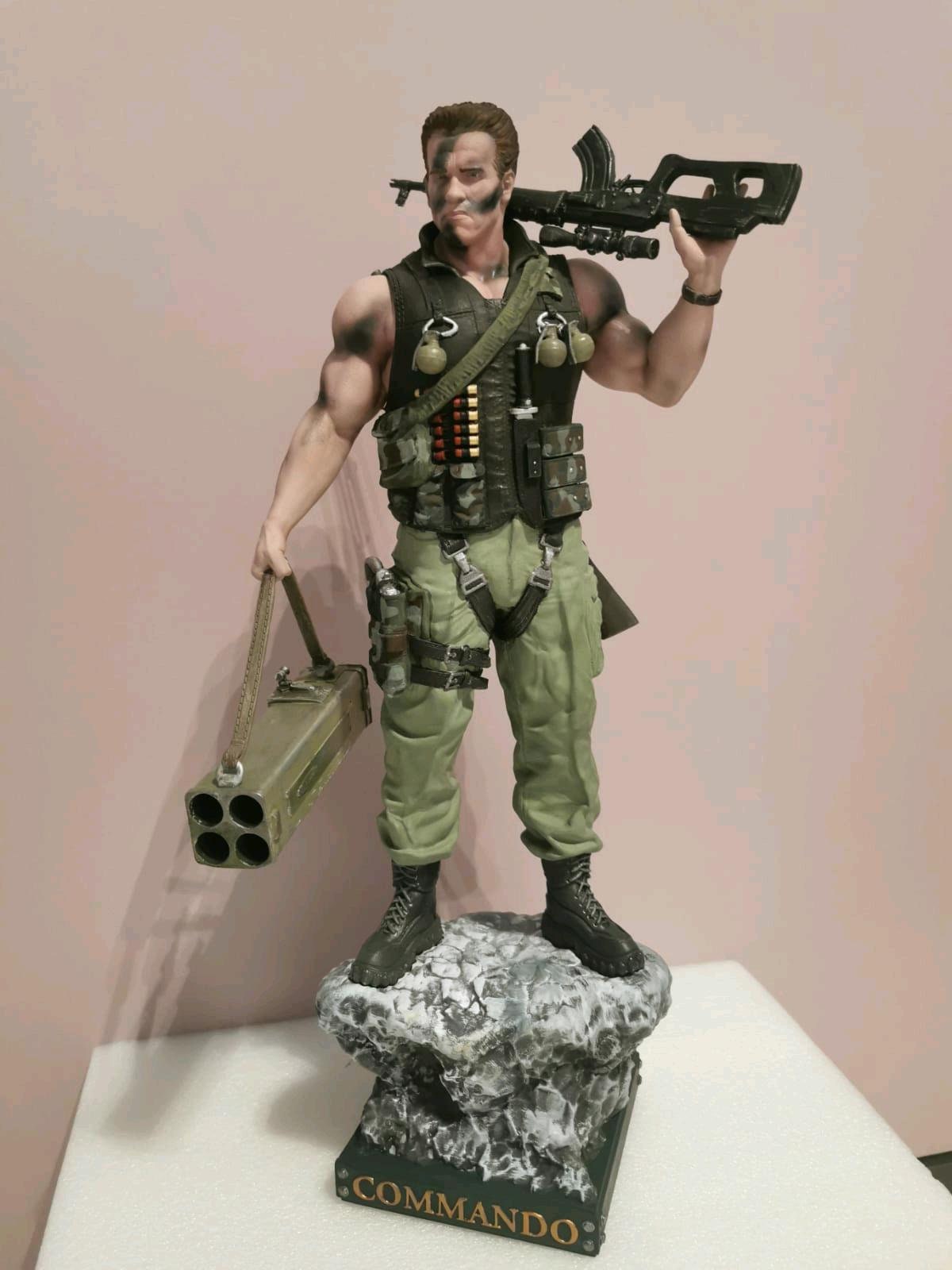 新品★コマンドー　フィギュア★30周年記念　アーノルドシュワルツェネッガー 映画グッズ販売専門店ハリコレ。映画グッズが豊富な品揃え