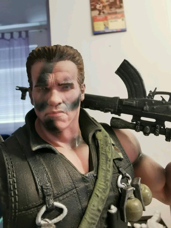 コマンドー（アーノルド・シュワルツェネッガー）フィギュア - Etsy 日本