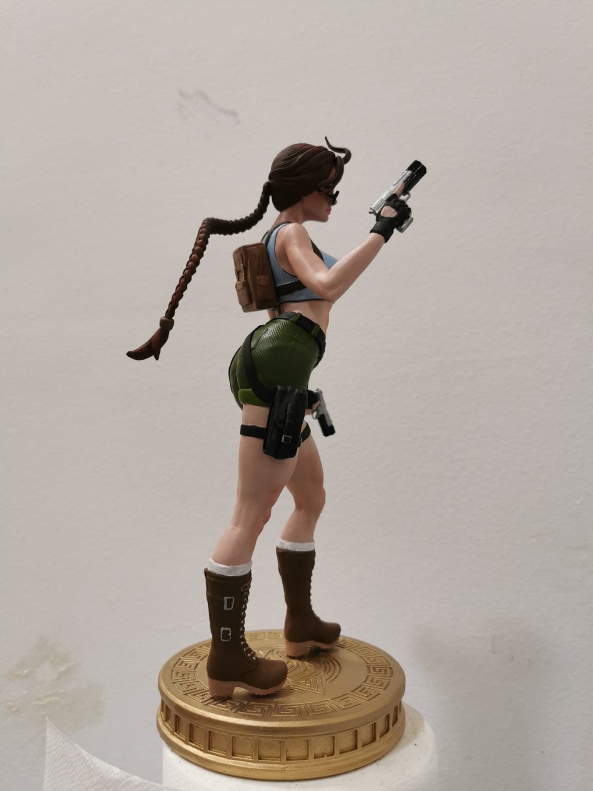 ララ・クロフト トゥームレイダー フィギュア 高さ28cm（11.02インチ