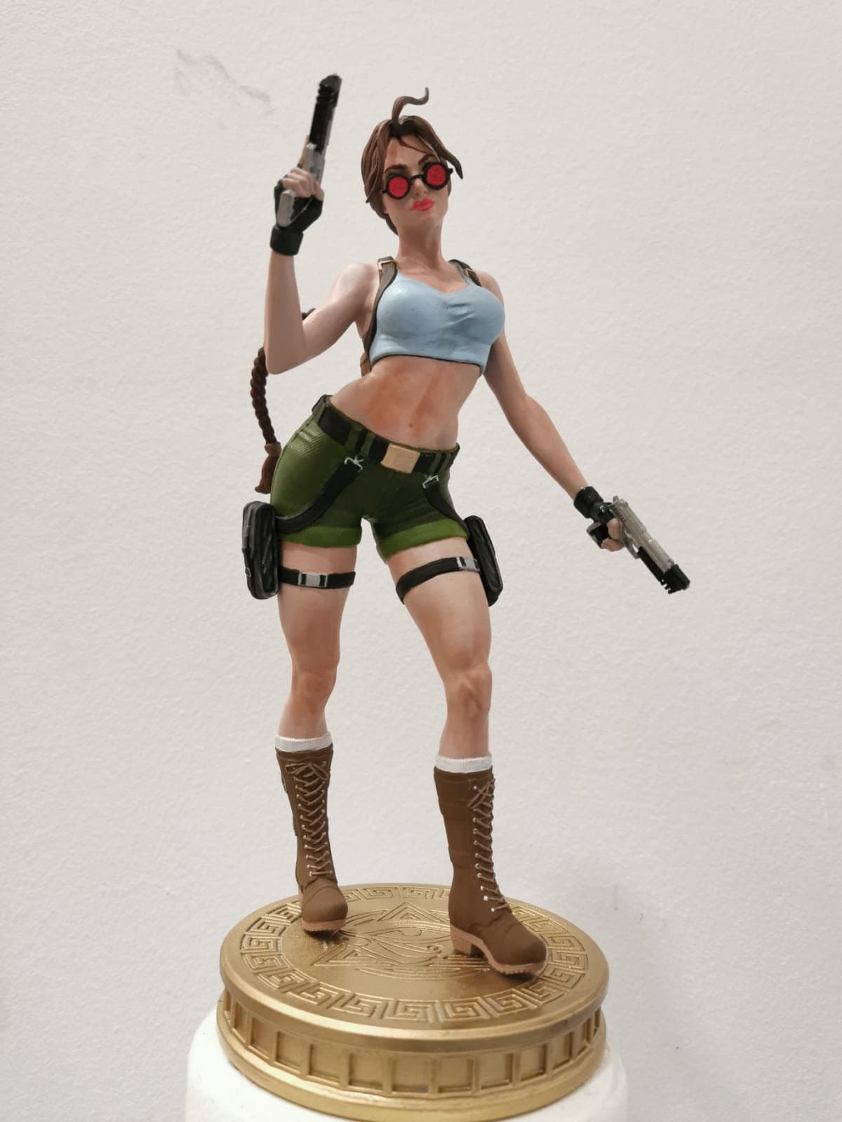 ララ・クロフト トゥームレイダー フィギュア 高さ28cm（11.02インチ