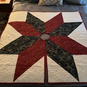 Christmas Tree Skirt/Red and Green/Tree decor