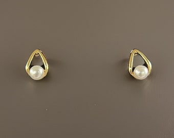 Gold Pearl Stud Earrings