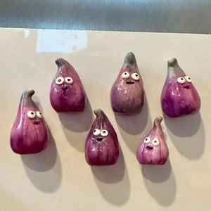 Imán de chalota sonriente: decoración de nevera hecha a mano con arcilla polimérica