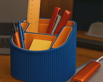 Organizador de mesa com design canelado em dois tons e porta-canetas moderno.