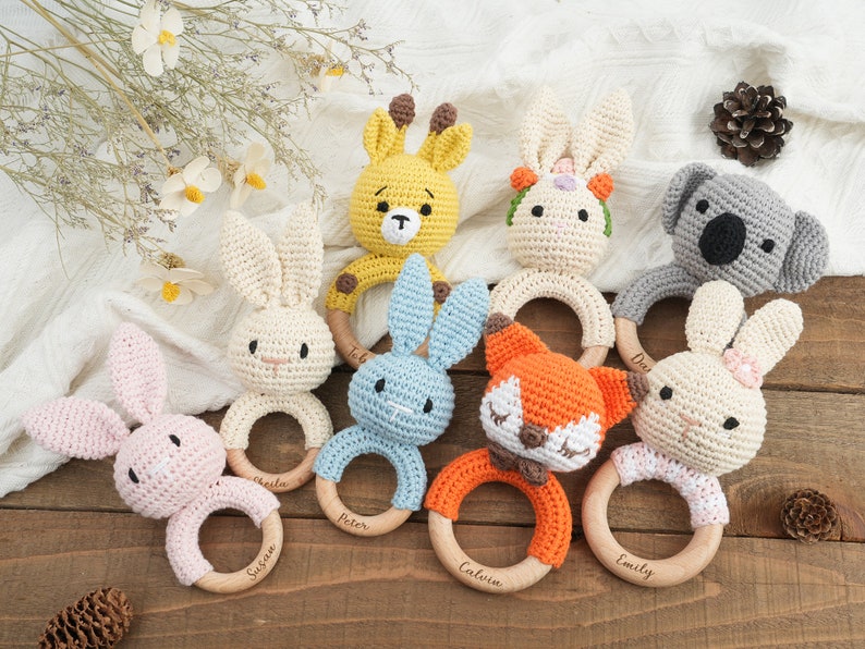 Personalized Animal Crochet Rattle, Custom Wooden Baby Rattle, Engraved Rattle with Name, Rattle Toy Ring, Baby Shower Gift, Newborn Gifts zdjęcie 10