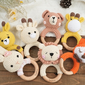 Personalized Animal Crochet Rattle, Custom Wooden Baby Rattle, Engraved Rattle with Name, Rattle Toy Ring, Baby Shower Gift, Newborn Gifts zdjęcie 1