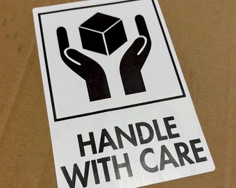 Descargue la calcomanía imprimible de envío "Manipular con cuidado" de 4" x 6" (archivo digital)