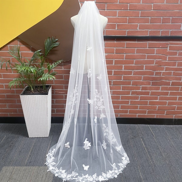 Elegant Lace Wedding Veil Scattered Butterfly Lace Veil Floral Lace Bridal Veil Floor Length Veil Custom Veil Cathedral Veil Butterfly Veil