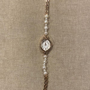Vintage Roségoldene Perlen-Damenuhr, zierliche Perlenuhr, Uhr für Frauen, Geschenk für Sie, minimalistische Perlenuhr, kleine Gesichtsuhr