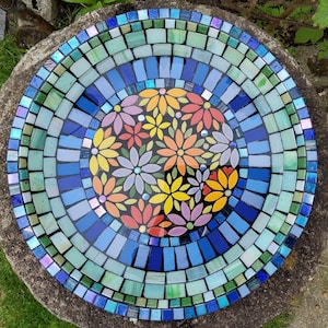 IN BLOOM mosaic birdbath kit. No cutting required. Suitable for complete beginners. Great craft gift. Workshop in a box