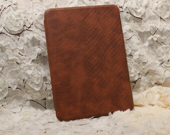 Étui pour Kindle personnalisé marron neuf, étui pour Kindle en cuir végétalien, papier kindle blanc 11e 6,8 pouces, étui pour Kindle, cadeau, pour la famille, pour un ami