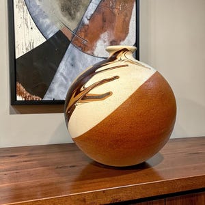 Jane Lanyon (Watkins) Vase • Running Marble Glaze • 21 cm • c1980s