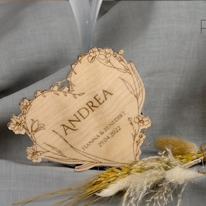 mariage | Communions | anniversaire | Marque-places en forme de coeur | Personnalisé | Nom gravé en bois | personnalisable | Gravure souhaitée