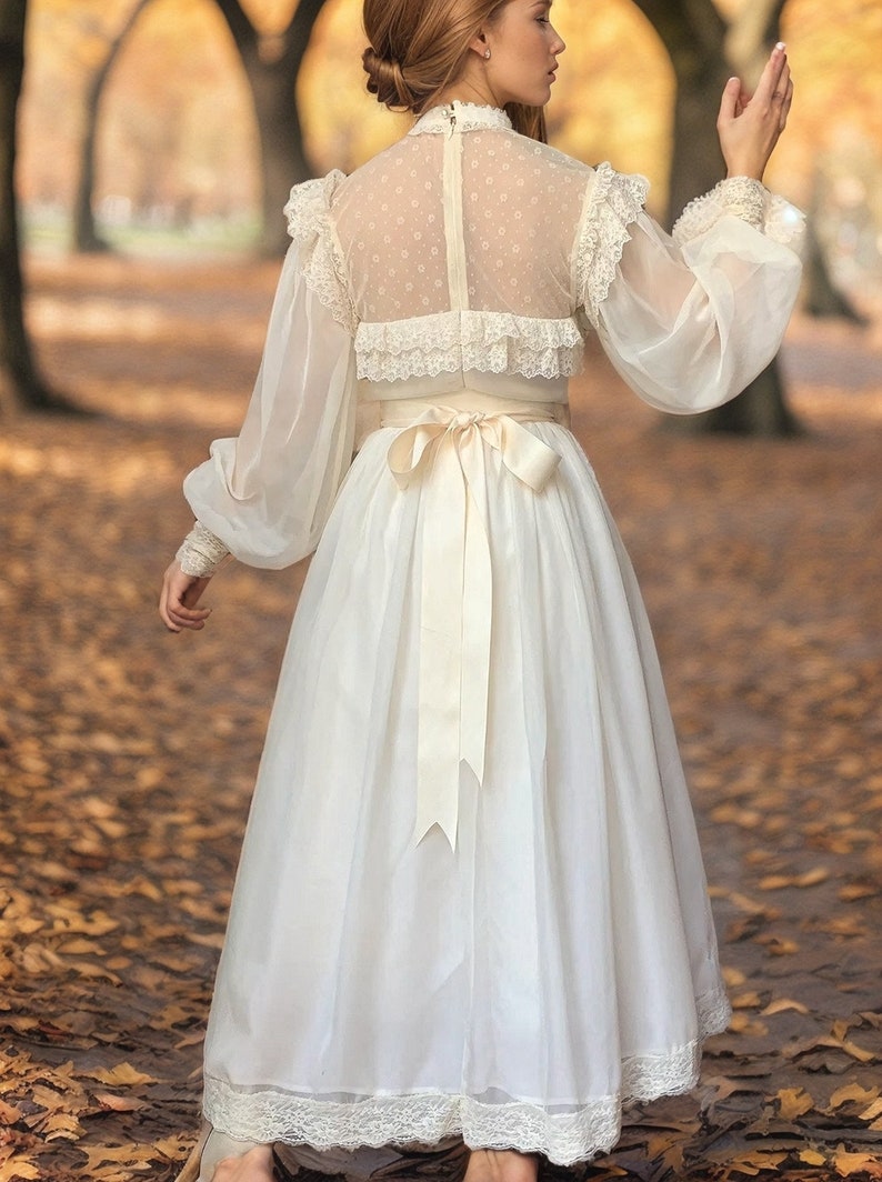 Viktorianisches Ballkleid, Feenballkleid, Boho-Hochzeitskleid, Milchjungfrauenkleid, Hochzeitskleid, Hochzeitskleid, Standesamt-Hochzeitskleid Bild 5