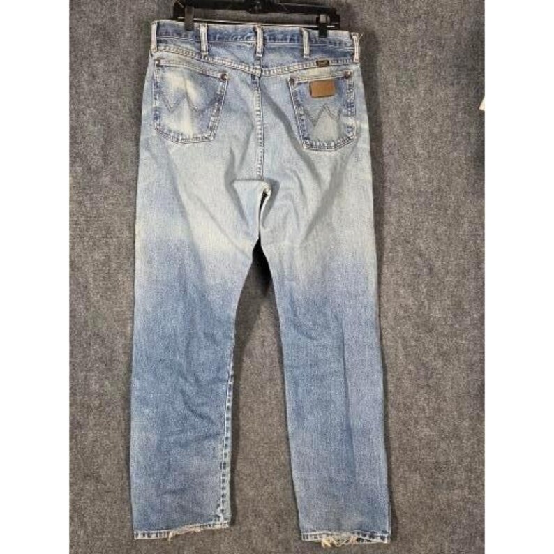 VTG Wrangler Mens Jeans Light Wash Straight Leg Denim Pants Size 36x32 Western image 2