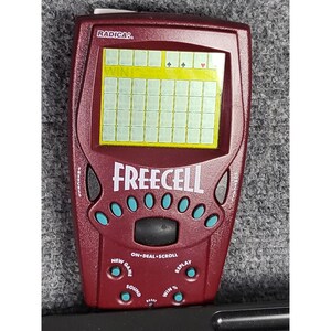 Juego de cartas clásico Radica Solitaire Freecell portátil de viaje electrónico