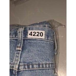 Calça jeans vintage Wrangler masculina, lavagem clara, corte slim, tamanho 36x32, azul, para trabalho e estilo western. imagem 12