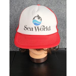 Vintage SeaWorld Trucker Hat 1987 Souvenir Snapback Red White Waterpark Mesh