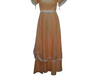 Vintage Nadine Ruffled Chiffong Brudtärneklänning Dam 5 Persika Vit Puffärm