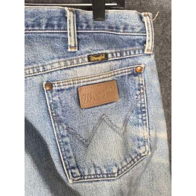 VTG Wrangler Mens Jeans Light Wash Straight Leg Denim Pants Size 36x32 Western image 8