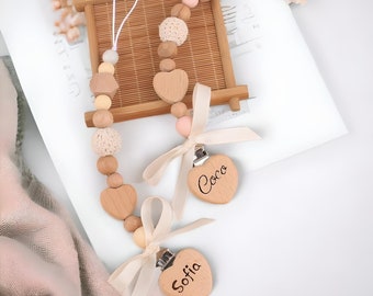 Clip de chupete personalizado para bebé con nombre, clip de chupete para bebé, soporte de chupete de madera, clip ficticio personalizado, cuentas de corazón, regalo de baby shower