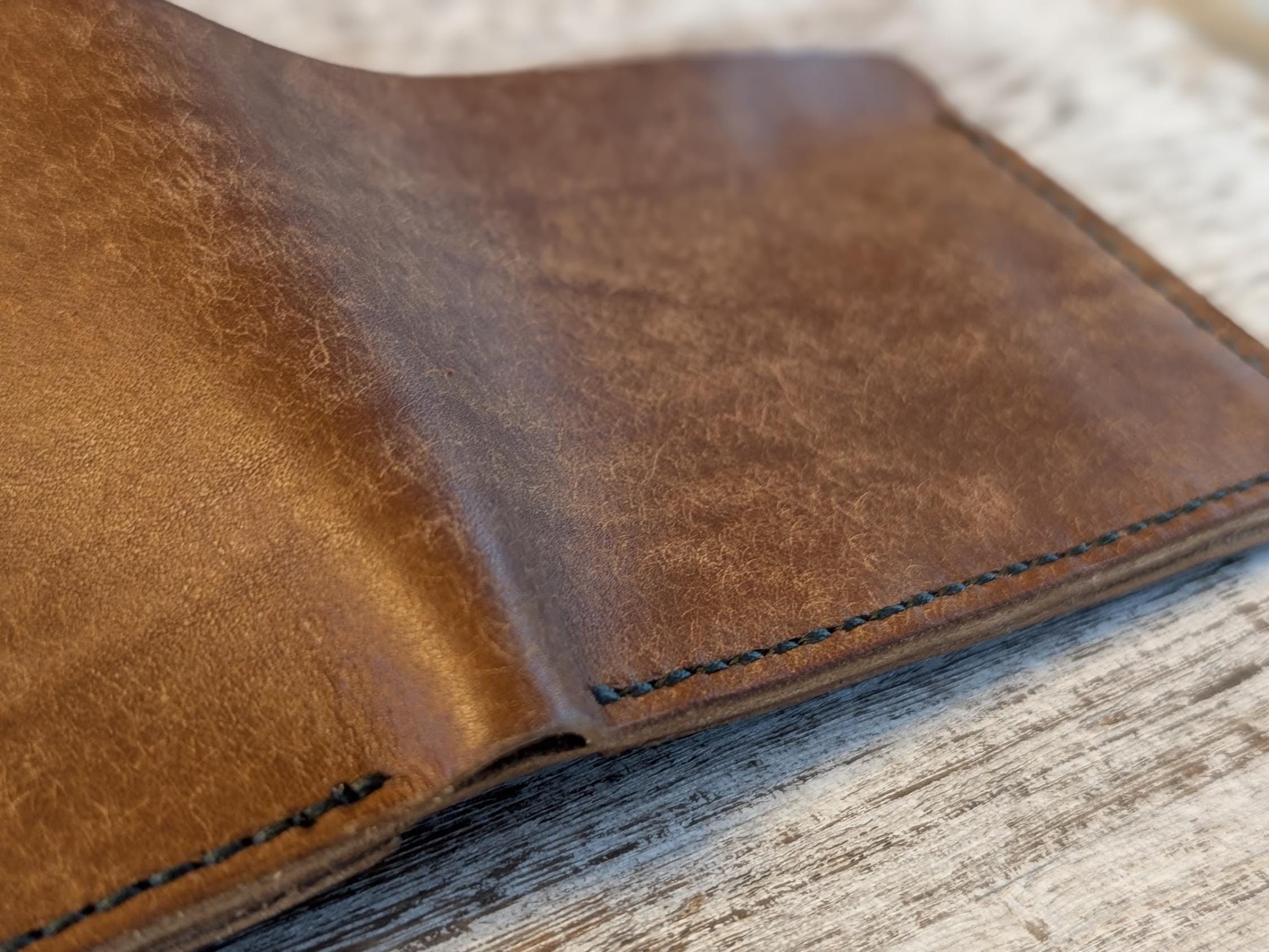 Handmade Italian Leather Billfold Wallet: Free Engraving, Slim Design - Thumbnail 7