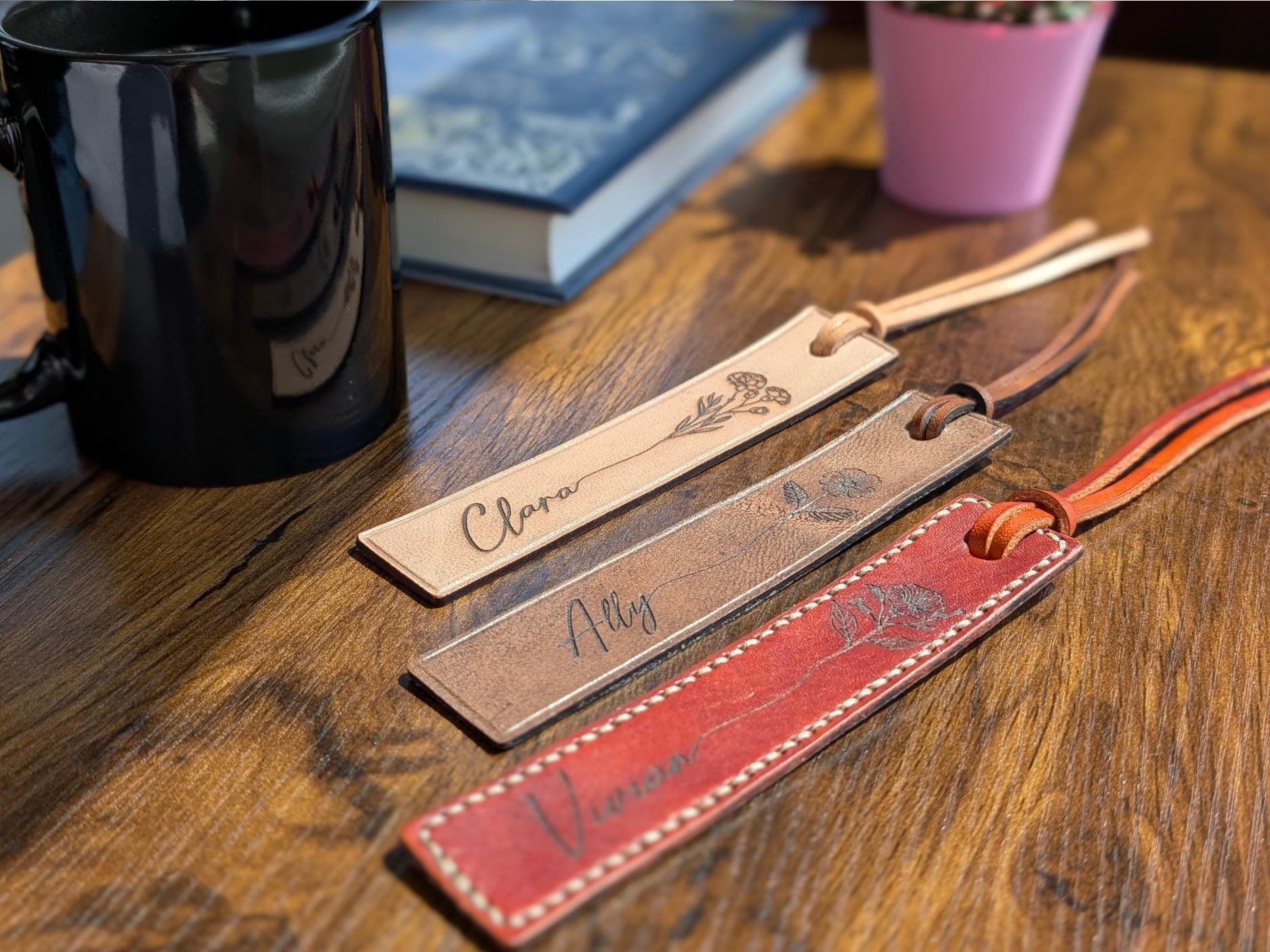Personalized Birth Flower Leather Bookmark: Custom Reader Gift - Thumbnail 2