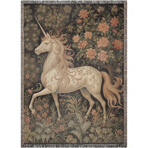 Couverture licorne Cottagecore, décoration de chambre d'enfant inspirée des contes de fées Style William Morris Cottagecore Fairycore jeté tissé tapisserie botanique image 1