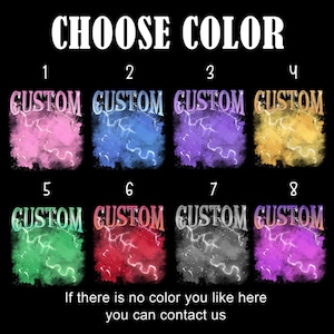 Pu&ograve; includere: Grafica con il testo "CHOOSE COLOR" in alto. Sotto, otto opzioni di colore, ognuna con la parola "CUSTOM" e un design a fulmine. I colori includono rosa, blu, viola, giallo, verde, rosso, grigio e magenta. Il testo "If there is no color you like here you can contact us" &egrave; in basso.