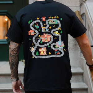 Chemise tapis de jeu interactif pour papas, t-shirt voiture jouet amusant, chemise carte routière pour enfants, idée cadeau fête des pères, t-shirt piste de course