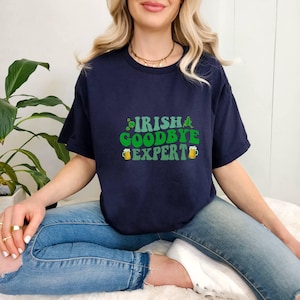 Irish Goodbye Expert 90s Baby Tee, Irish Goodbye Koszulka na Dzień Świętego Patryka, Najbardziej prawdopodobne wyjście z Irlandii, Zabawny T-shirt z barem i pubem
