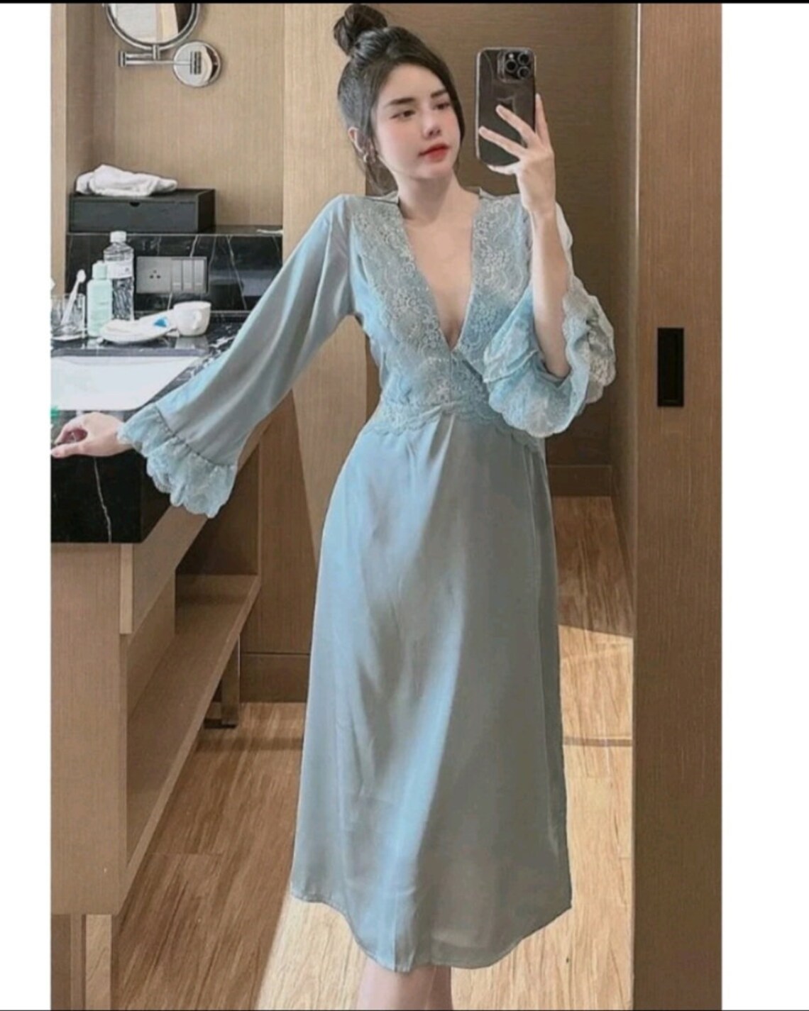 Satin Bubble Sleeve Nightgown