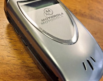 Vintage Motorola Cell Phone 60iT, TDMA, Battery is Charging